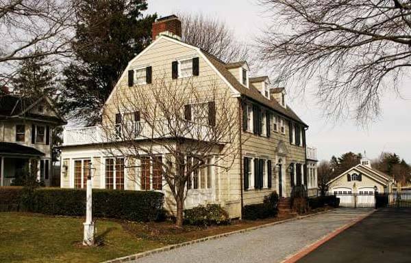 Case infestate - 112 Ocean Avenue, Amityville - Stati Uniti