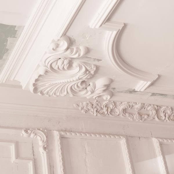 Case vecchie ristrutturate Monza: stucchi soffitto