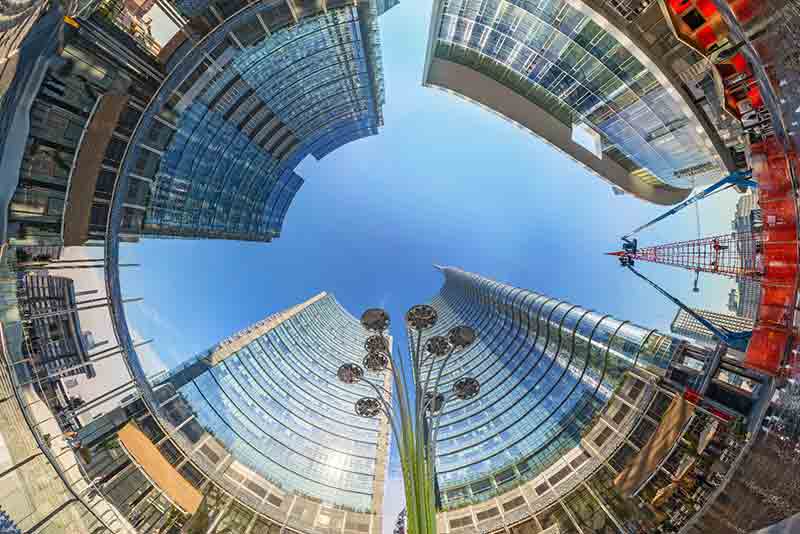 Piazza Gae Aulenti: piazza del futuro che guarda al passato