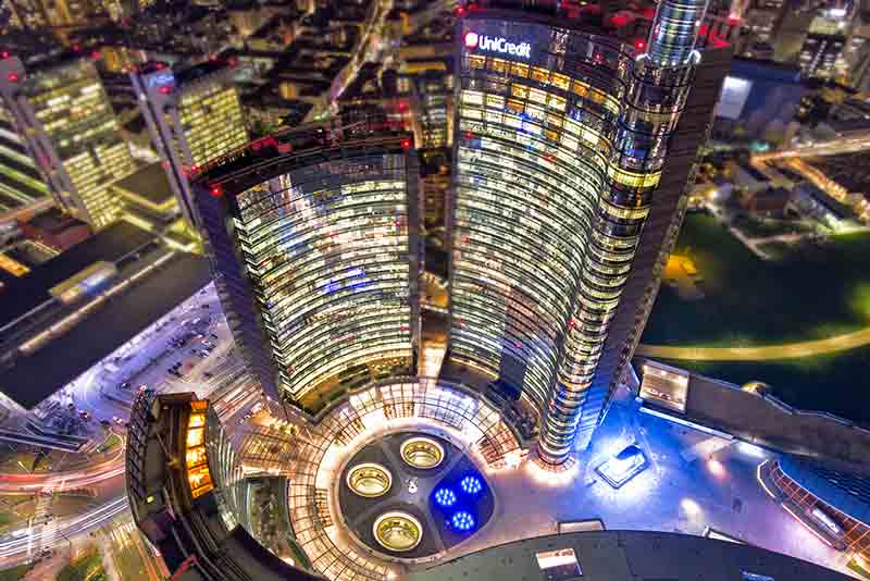 Piazza Gae Aulenti: piazza del futuro che guarda al passato