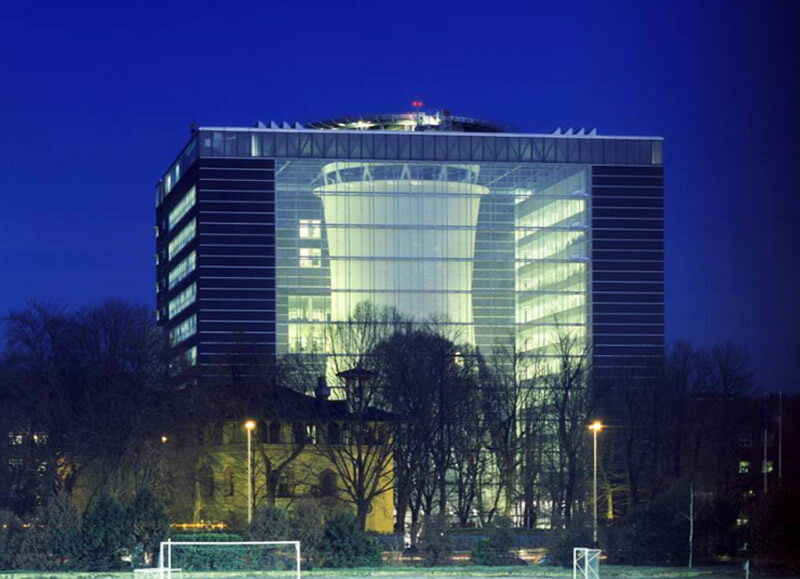 Sede Pirelli nel quartiere Bicocca - Milano Sede Pirelli nel quartiere Bicocca - Milano