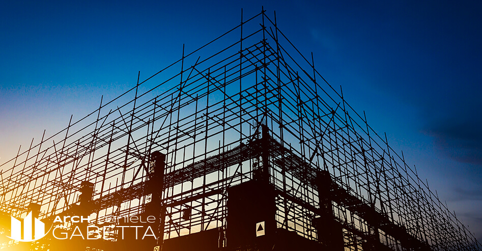 Sicurezza in Cantiere Edile Monza: alla Scoperta dei Ponteggi Sicurezza in Cantiere Edile Monza - Silhuettes di un sito di costruzione