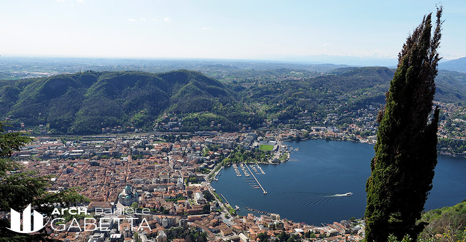 Vincolo Paesaggistico Monza: Preservare il Valore Storico e non solo Vincolo Paesaggistico Monza - Vista Aerea del Lago di Como